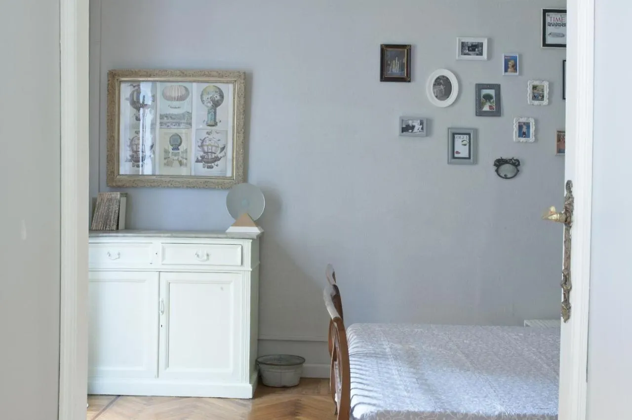 Liberty Two-Room Apartment in Porta Venezia Milaan 0*,